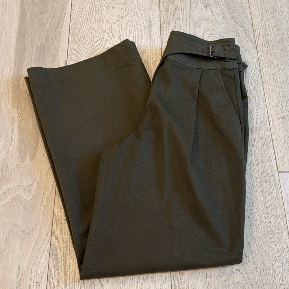 Express High Waisted Side Buckle Belt Wide Leg Pant in Size 2 - Picture 2 of 13